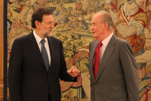 Despacho de Su Majestad el Rey con el presidente del Gobierno, D. Mariano Rajoy Brey. Su Majestad el Rey conversa con el presidente del Gobierno
