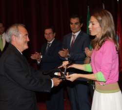 Acto institucional de la Asociación Española Contra el Cáncer y de su Fundación Científica. Mariano Barbacid recoge el Premio "V de Vida" de