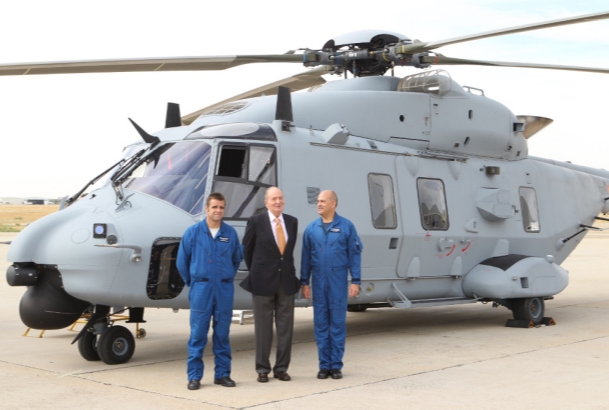 Vuelo en helicóptero NH-90. Don Juan Carlos, con los pilotos