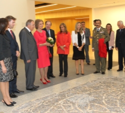 Doña Sofía durante su recorrido por el Palacio de Congresos