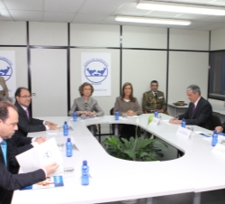 Visita a las instalaciones de la Fundación Banco de Alimentos de Madrid. Vista general de la reunión de trabajo