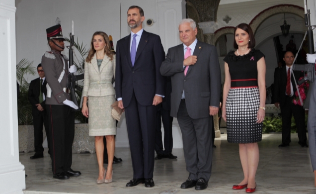 Viaje Oficial a la República de Panamá. Los Príncipes, con el Presidente Martinelli y su esposa