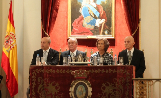 Apertura del Curso de las Reales Academias. Los Reyes, el ministro de Educación, Cultura y Deporte y el director de la Real Academia de la Historia