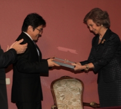 Entrega del XXIX Premio Reina Sofía de Composición Musical. Doña Sofía entrega el galardón al compositor coreano Hong-Jun Seo