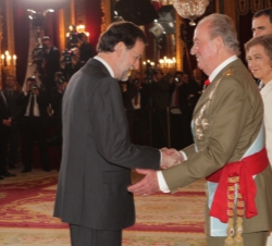 Celebración del Día de la Fiesta Nacional. Su Majestad el Rey recibe el saludo del presidente del Gobierno, Mariano Rajoy