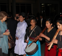 Viaje de Cooperación al Estado Plurinacional de Bolivia. Doña Sofía durante su recibimiento
