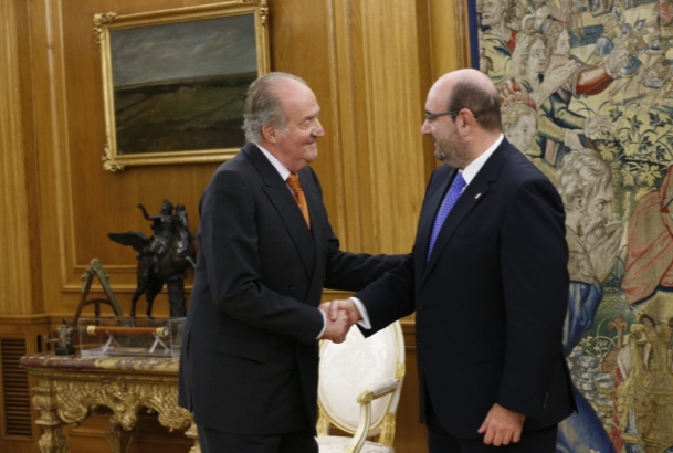Su Majestad el Rey recibe el saludo del presidente de la Central Sindical Independiente y de Funcionarios (CSI-F), Miguel Borra Izquierdo