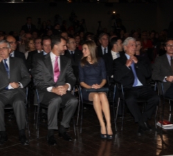 Sus Altezas Reales los Príncipes de Asturas durante el acto