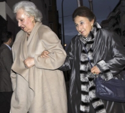 Las Infantas Doña Pilar y Doña Margarita a su llegada al Hospital para visitar a Su Majestad el Rey