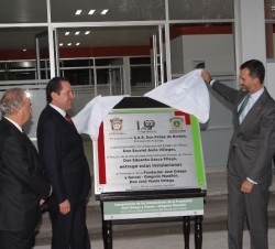 El Príncipe de Asturias descubre una placa conmemorativa de su visita en la Universidad Autónoma del Estado de México