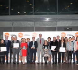 Su Alteza Real el Príncipe de Asturias junto a los galardonados