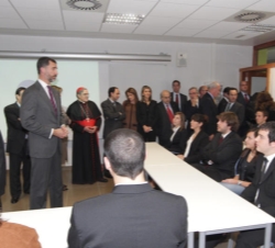 Don Felipe conversa con los alumnos del Máster de Bioingeniería