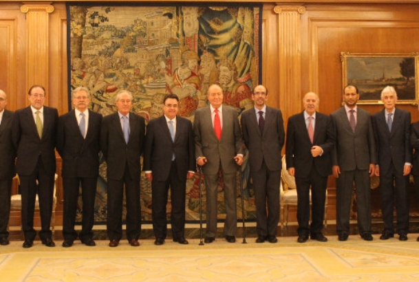 Su Majestad el Rey junto a los miembros del Consejo de Administración de Enagás