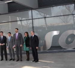El Príncipe de Asturias, junto al presidente de la Comunidad de Madrid, Ignacio González, el ministro de Industria, Energía y Turismo, José Manuel Sor