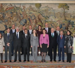 La Princesa de Asturias con los miembros de la nueva junta directiva de la Asociación Española Contra el Cáncer