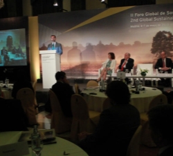 Su Alteza Real el Príncipe de Asturias dirige unas palabras a los asistentes al II Foro Global de Sostenibilidad