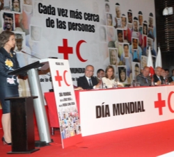 Doña Sofía dirige unas palabras durante el acto central de la conmemoración del Día Mundial de la Cruz Roja y de la Media Luna Roja
