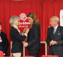 Doña Elena a su llegada a la mesa de cuestación