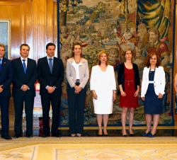 Su Alteza Real la Infanta Doña Elena con una representación de la Red Española de Fundaciones Universidad Empresa