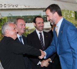 El Príncipe de Asturias saluda a presidente de la Real Federación Española de Tenis, José Luis Escañuela Romana