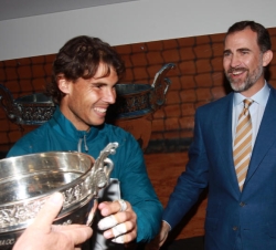 El Príncipe de Asturias felicita a Rafael Nadal por su triunfo