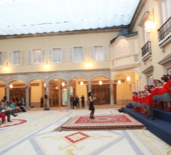 Actuación del coro del CEIP "Beatriz Galindo"
