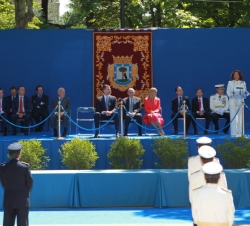 Vista general de la tribuna instalada en el Parque del Retiro