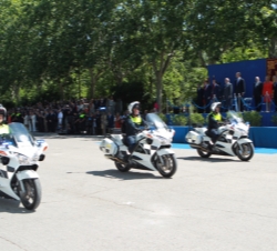 La Unidad de Motoristas a su paso por la tribuna