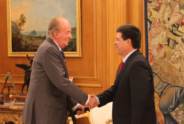 Su Majestad el Rey recibe el saludo del Presidente electo de la República del Paraguay, Horacio Manuel Cartes Jara