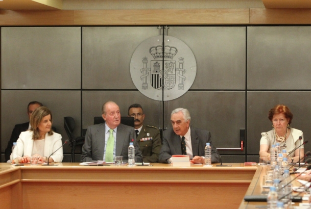 Don Juan Carlos durante la reunión con los miembros de la Comisión Permanente del Consejo Económico y Social