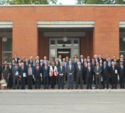 Don Juan Carlos, con los miembros del Patronato de Cotec asistentes a la reunión