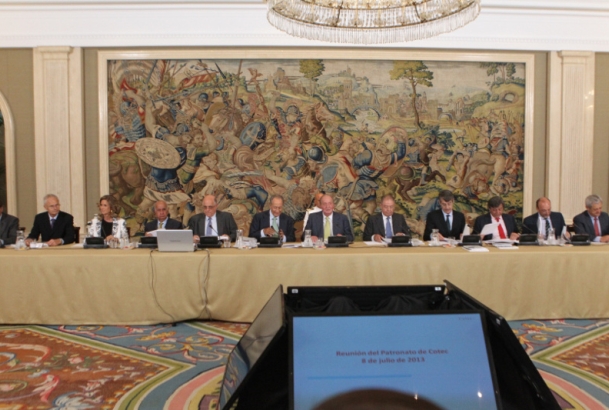 Vista de la mesa presidencial durante la reunión