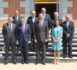 Don Felipe, con los miembros de la Sociedad Bicentenario General Prim 2014