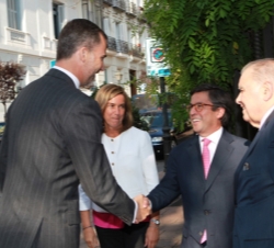 Don Felipe, con el Secretario General Iberoamericano, Enrique Iglesias, el presidente del Banco Interamericano de Desarrollo, Luis Alberto Moreno, y l