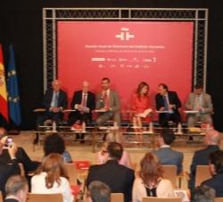 Don Felipe y Doña Letizia durante la reunión anual de directores de centros del Instituto Cervantes
