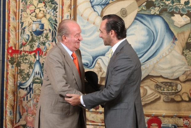Su Majestad el Rey recibe en audiencia en el Palacio Real de La Almudaina al presidente del Gobierno de las Illes Balears, José Ramón Bauzá Díaz