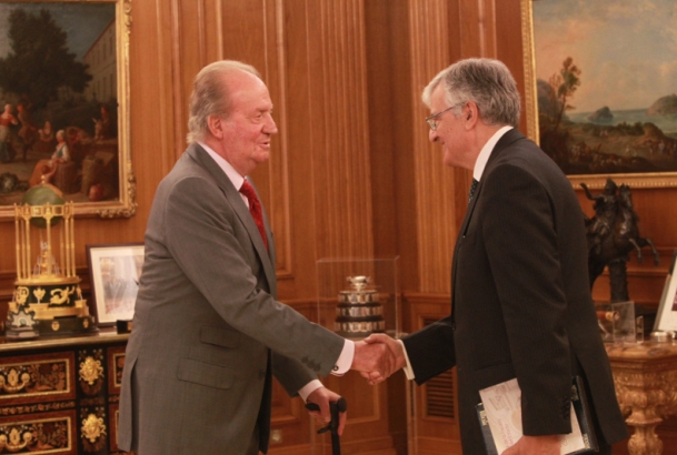 Don Juan Carlos recibe el saludo del fiscal general de Estado, Eduardo Torres-Dulce Lifante