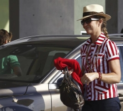 Su Alteza Real la Infanta Doña Elena a su llegada al centro hospitalario