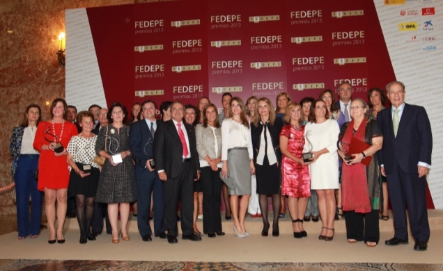 Fotografía de grupo de Su Alteza Real la Princesa de Asturias junto a los galardonados, Jurado y Patrocinadores de los Premios
