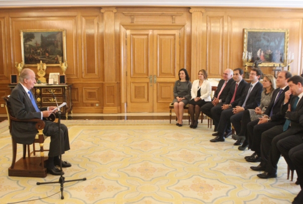 Don Juan Carlos durante la audiencia con los alcaldes del Grupo de Ciudades Patrimonio de la Humanidad de España