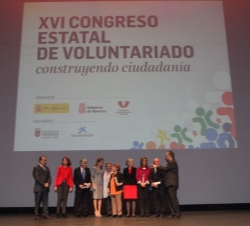 La Princesa de Asturias y las autoridades asistentes, con los premiados