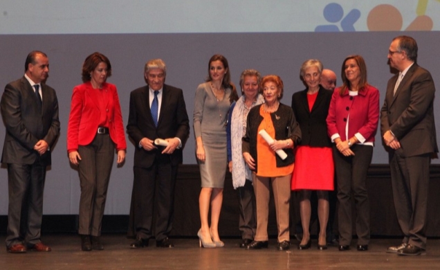 La Princesa de Asturias y las autoridades asistentes, con los premiados