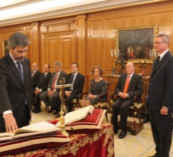 Sus Majestades los Reyes durante el juramento del nuevo presidente del Tribunal Supremo y del Consejo General del Poder Judicial, Carlos Lesmes Serran