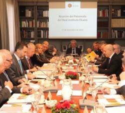 Vista general de la reunión del Patronato del Real Instituto Elcano de Estudios Internacionales y Estratégicos