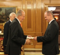 Su Majestad el Rey recibe las Cartas Credenciales del embajador de la República Eslovaca, Vladimir Grácz