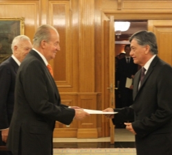 Su Majestad el Rey recibe las Cartas Credenciales del embajador de la República del Ecuador, Miguel Eduardo Calahorrano Camino