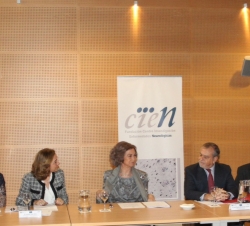 Doña Sofía durante la reunión de trabajo con la Gerencia y los investigadores responsables de los distintos proyectos de la Fundación Centro de Invest