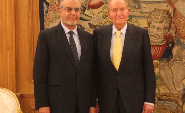 Don Juan Carlos, con el Sr. Hamadi Yebali, ex primer ministro de la República Tunecina.