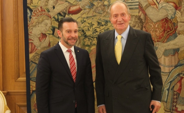 Don Juan Carlos junto al Ministro de Relaciones Exteriores de la República de Panamá, Francisco Álvarez de Soto
