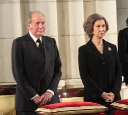 Don Juan Carlos y Doña Sofía, durante la misa.